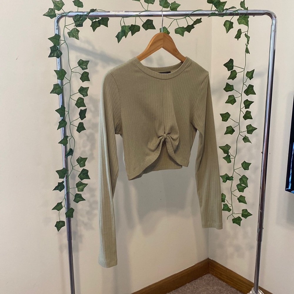 Forever 21 long sleeve green shirt/ size Medium
